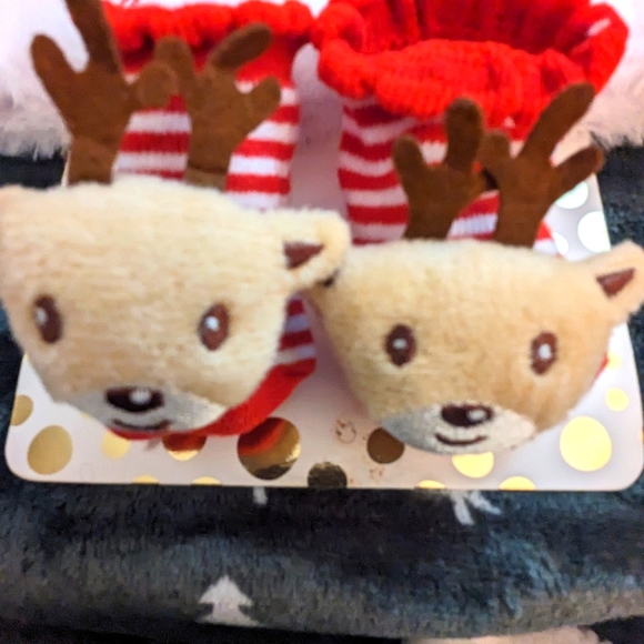 1st Christmas hat with matching booties - Picture 3 of 5